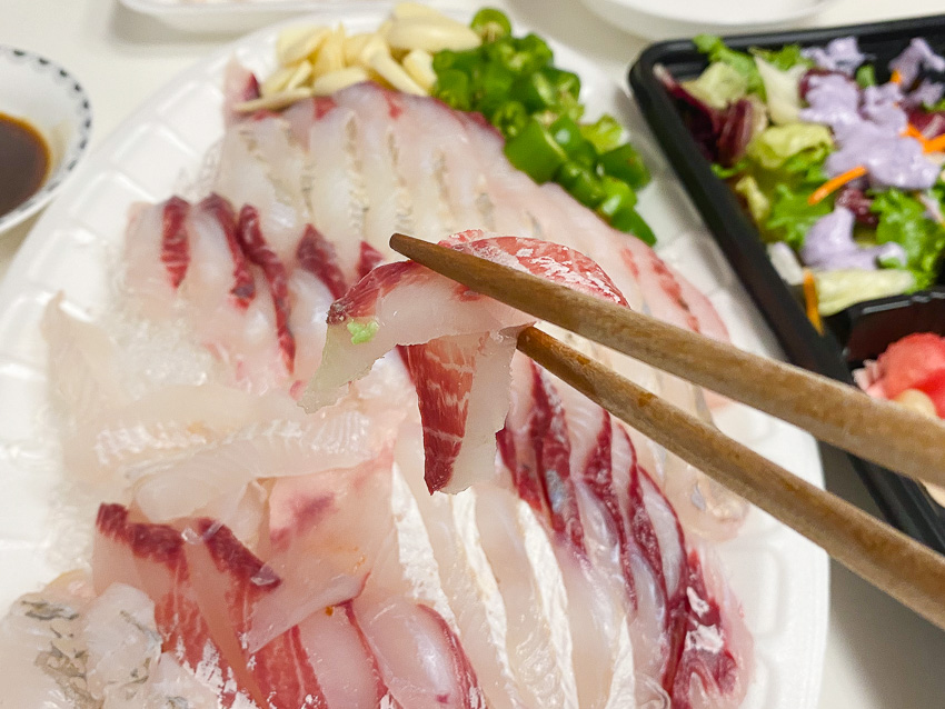 붉은 빛이 돌아 색감이 너무 예쁜 보리숭어