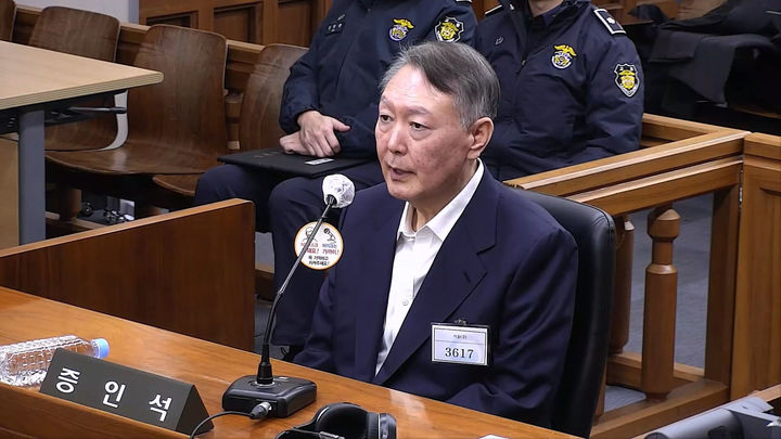 증인발언하는 윤석렬 전 대통령
