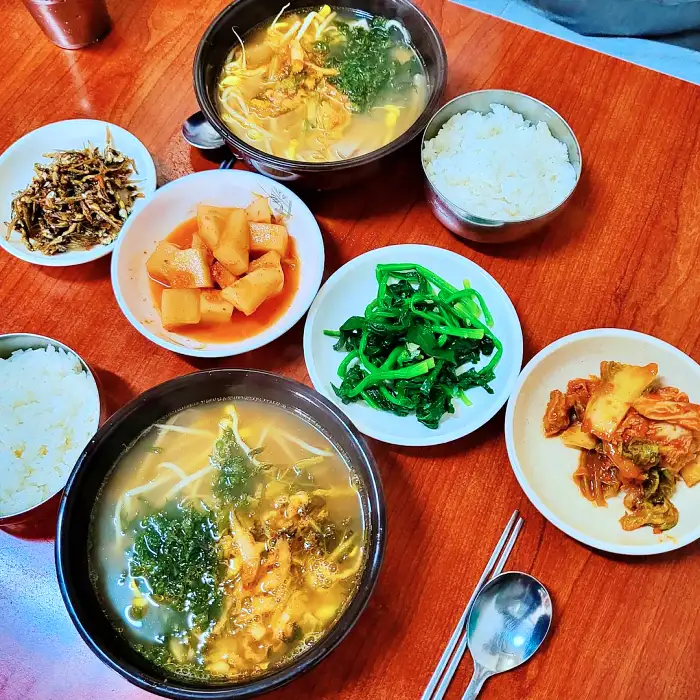 생방송 오늘저녁 경주 팔우정 해장국거리 경주식 묵해장국 모자반 해장국 맛집