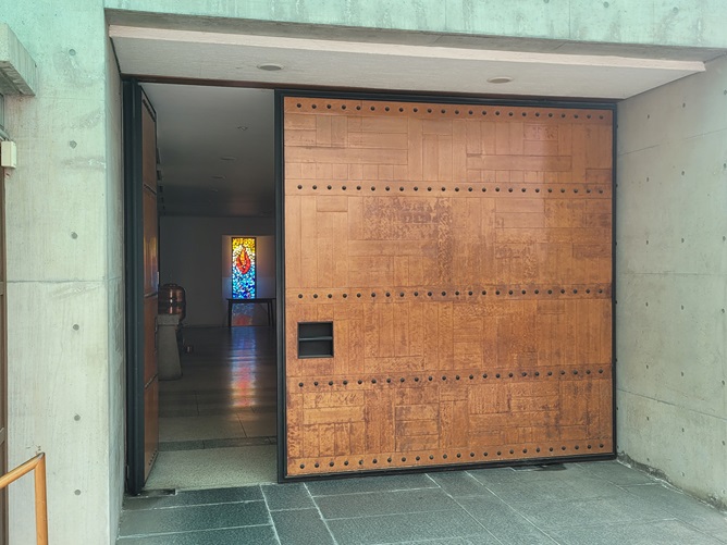 중곡동성당 출입문