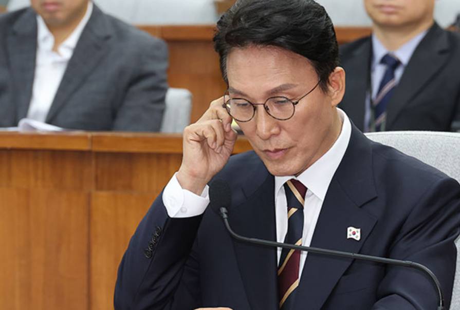 김민석 청문회 화제 ‘신사복 광고’부터 ‘제2의 논두렁 시계’까지