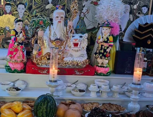 부산 해운대 무당 천명암 신당