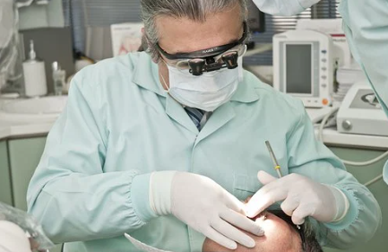 치과에서-치아를-치료하는-꿈-사진