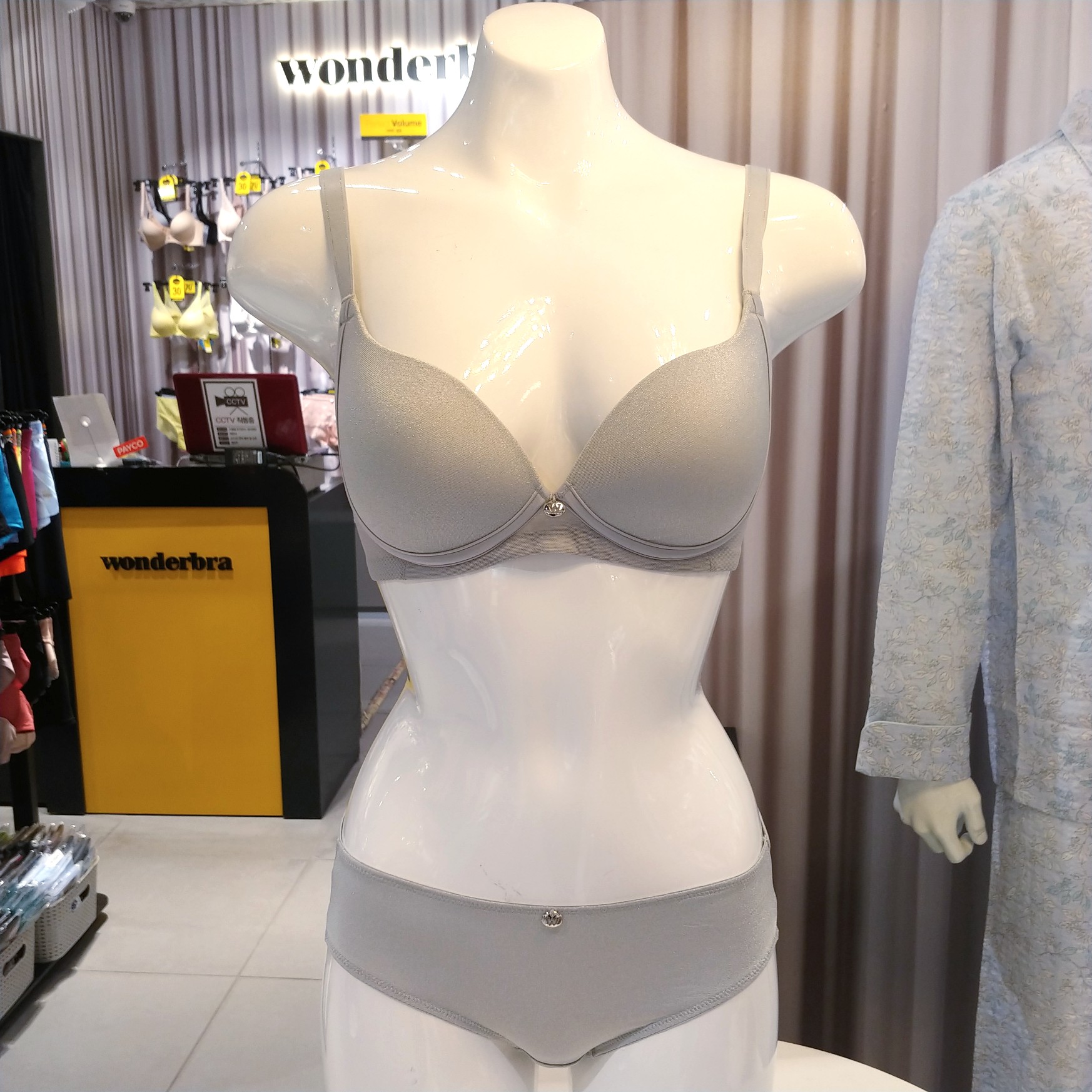 원더브라 노와이어 브라 팬티 SET LMT WBWBR0N64T