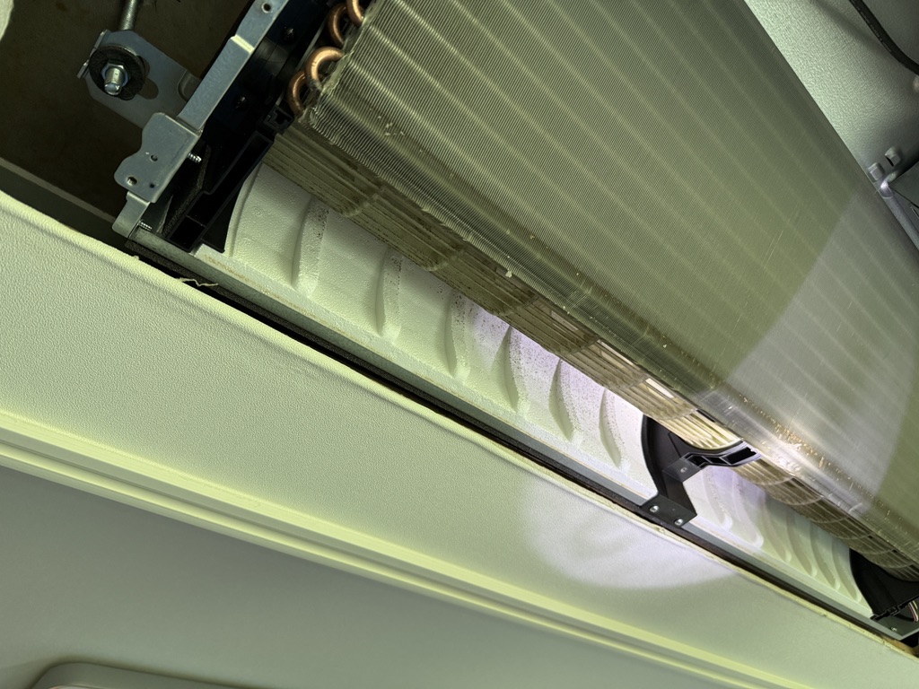 여름맞이 에어컨 청소