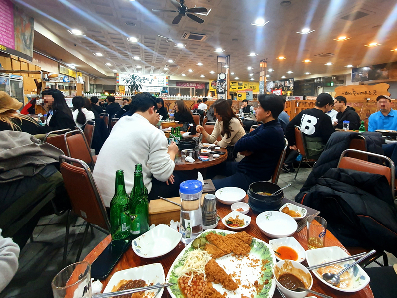 손님이_가득한_해밥상_달주막_내부