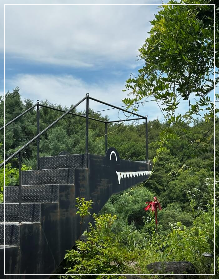 충주 가볼만한곳 베스트10 게으른악어 카페 &amp; 악어봉 전망