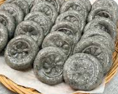 한국의 떡 종류 절편-흑임자절편