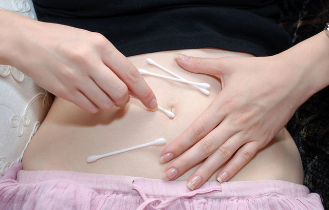 몸에서 냄새 없애는 법 배꼽 냄새