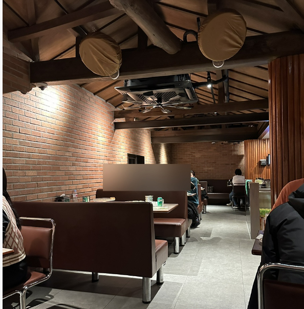 효도치킨-내부1