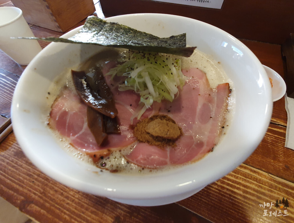 로라멘 돈코츠라멘