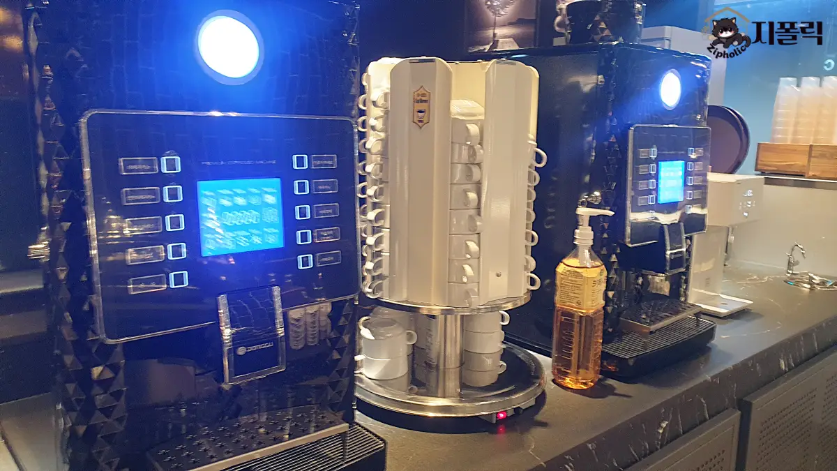 고메스퀘어-음식-커피