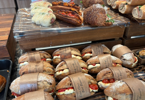 꾸드뱅 본점 : 6년 연속 블루리본 수상! 리본 크루아상과 휘낭시에로 유명한 베이커리 카페