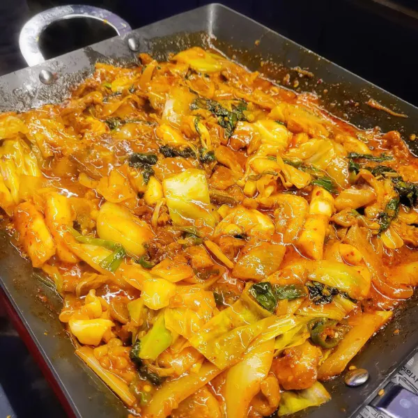 가격파괴 Why 4900원 닭곰탕 국내산 5900원 돼지김치찌개