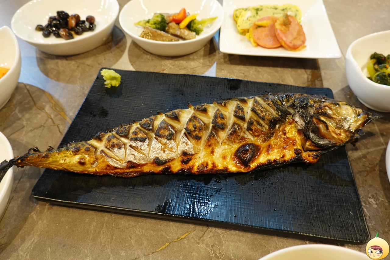 자반고등어구이 반마리