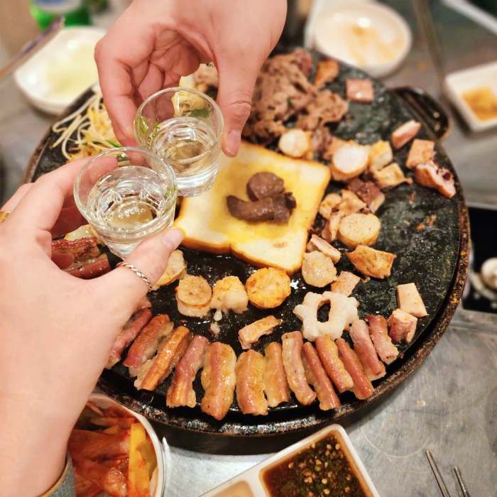 생방송오늘저녁 왕십리 한우 곱창 밀키트 온라인 택배 판매 대창 양깃머리 모듬구이 곱창집 맛집 추천