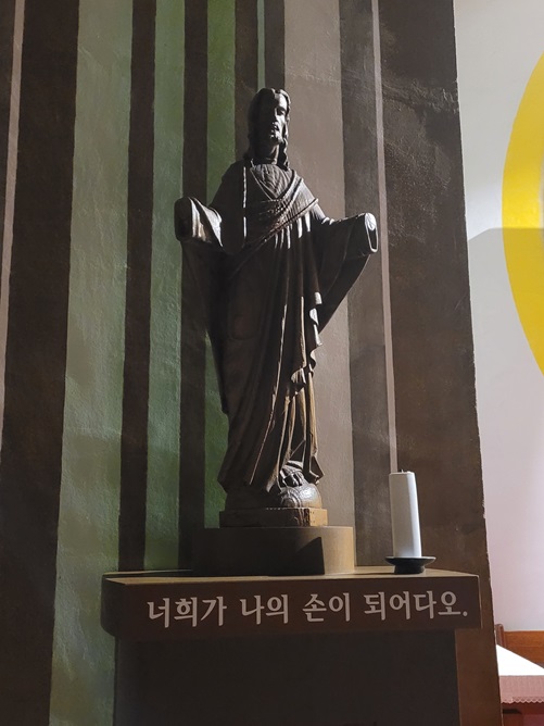 김천 황금동성당 예수님 동상