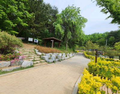 등산로 입구