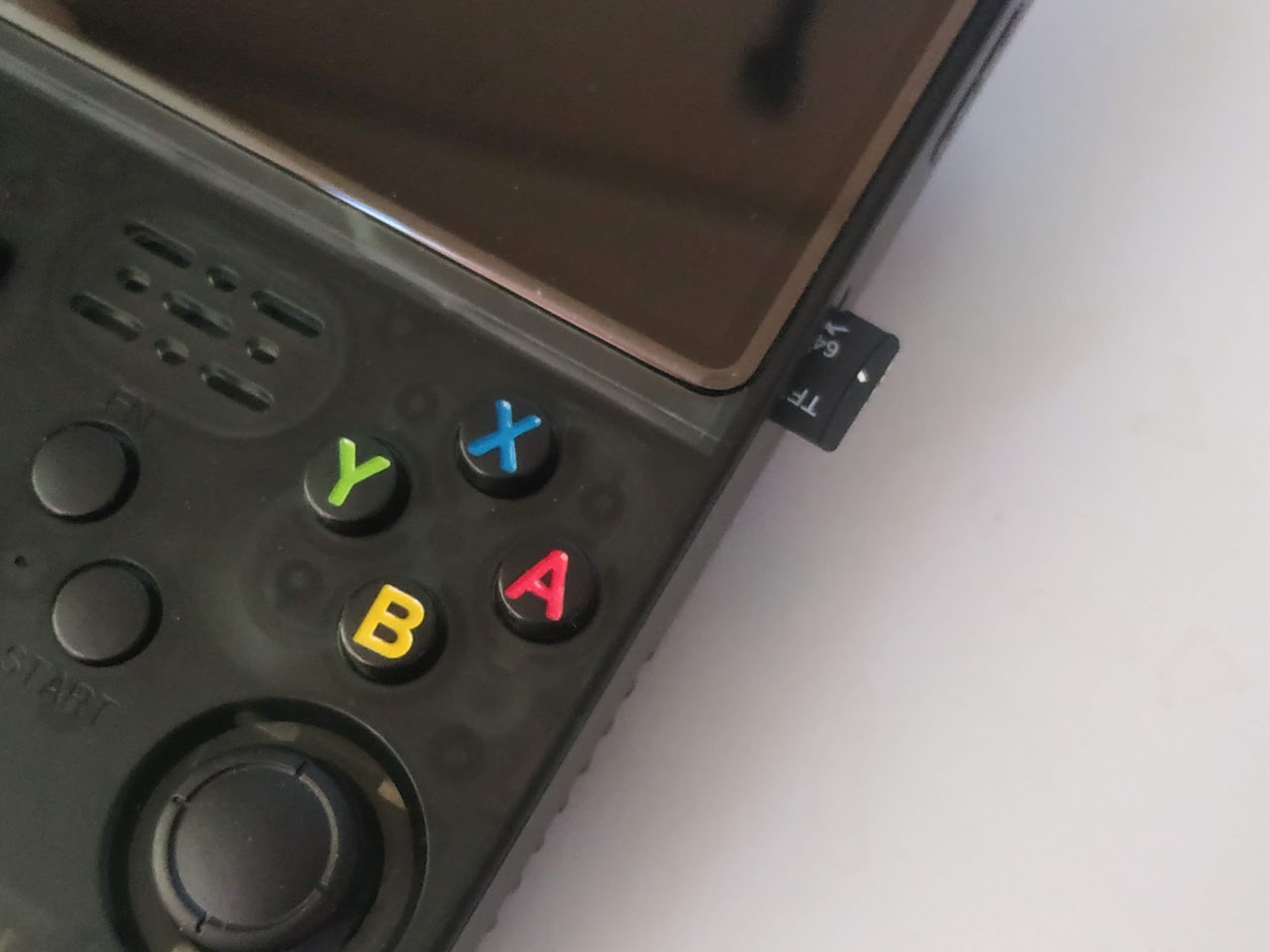 R36S에서 SD카드 빼내기.