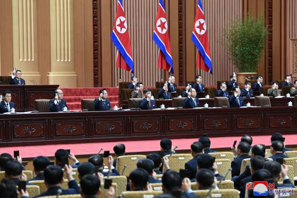 북한 두 국가 개헌: 통일 삭제&middot;영토 조항 신설과 김정은 핵 지휘권 명문화의 충격적 배경