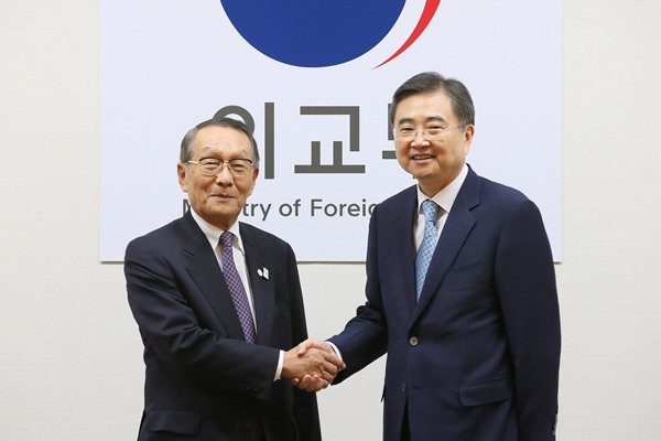 조현 외교부 경력