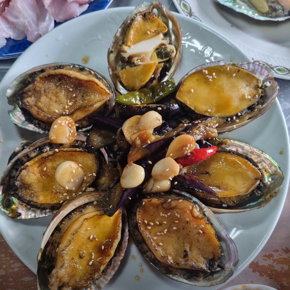 완도 소안도맛집, 대삼치·전복찜 맛보려면 꼭 가야 할 이유