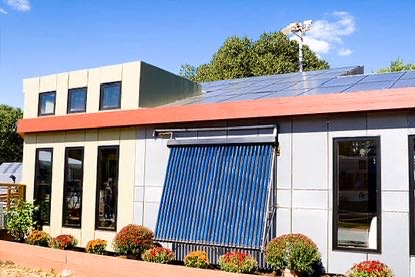 폐교를 개조한 농촌 자급자족 공동체