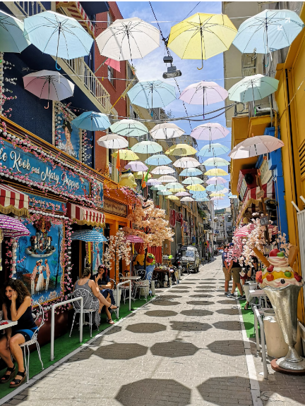 아테네 : 화이트타워, 안시호텔, 아기아 트리아다 수도원