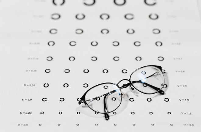 노안 자가 진단과 치료 방법 추천