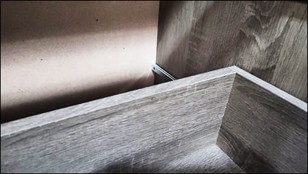 레일에 서랍 끼우기