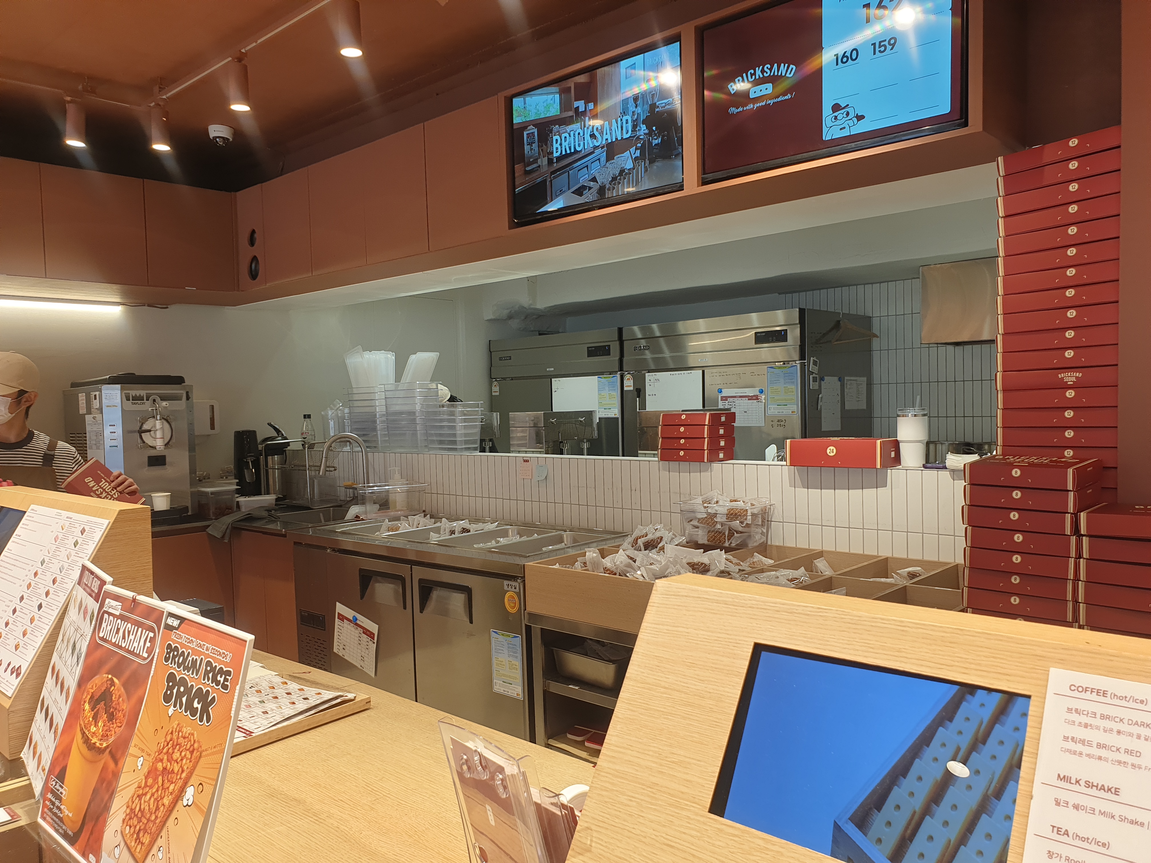 디저트카페 브릭샌드 명동점 내부