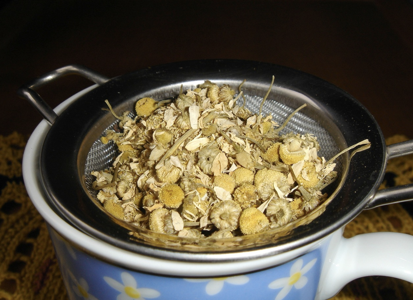 전통차 우려내는 사진