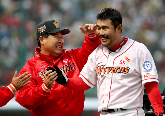 SK 와이번스 시절 이호준 NC 다이노스 신임 감독