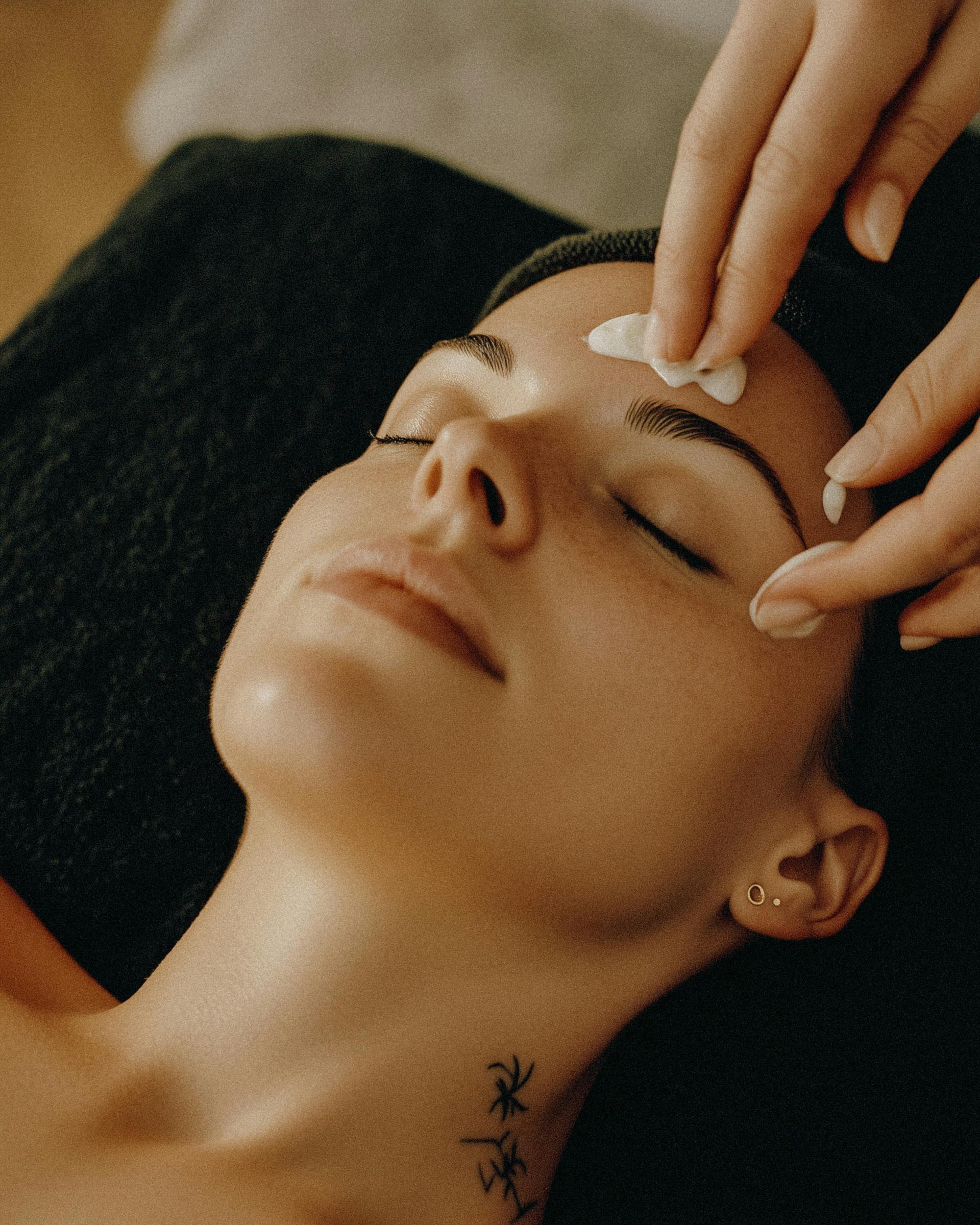 여드름 흉터 치료법 비교: 레이저, MTS, 필링의 차이