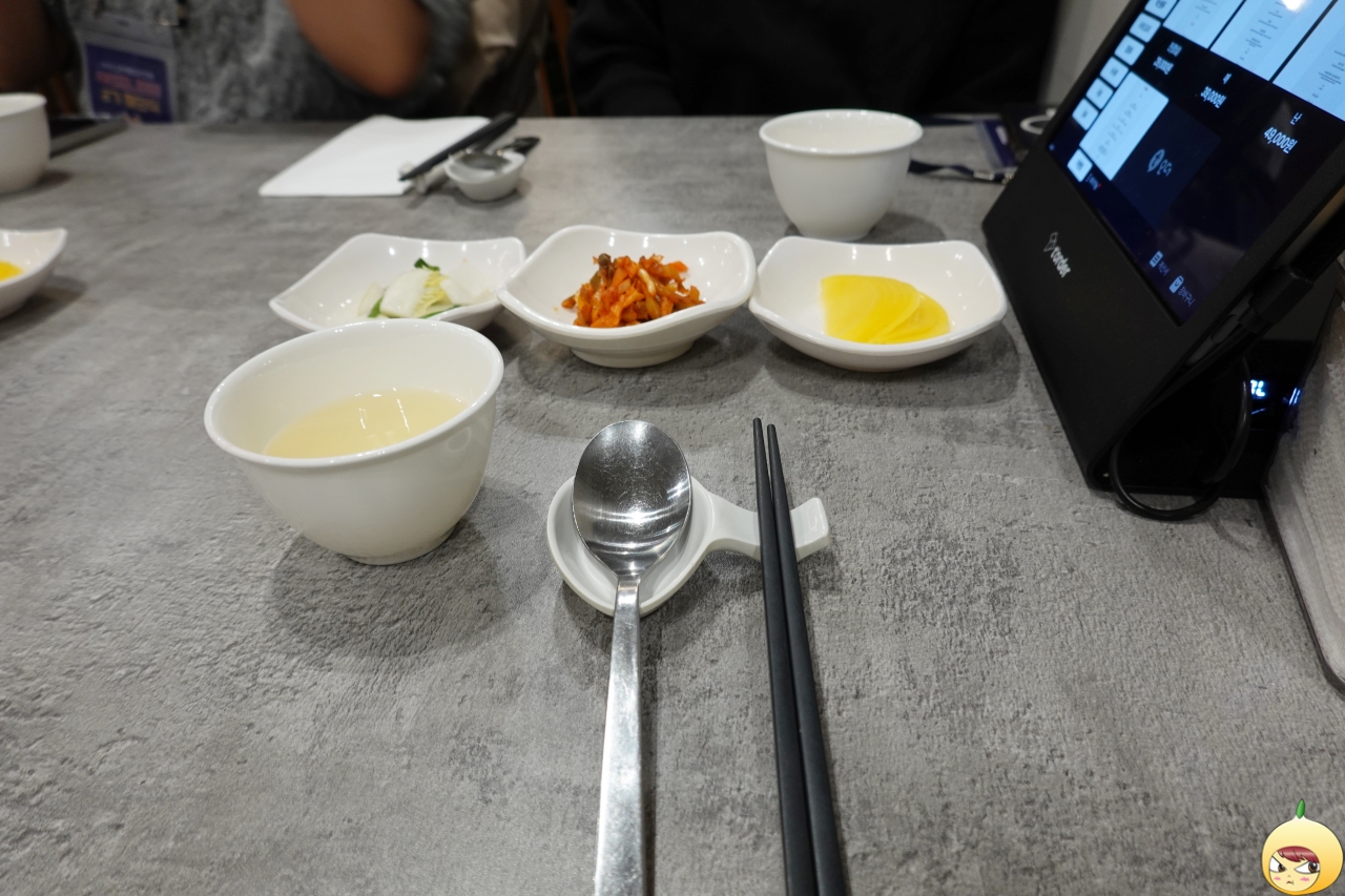 키오스크는 테이블마다