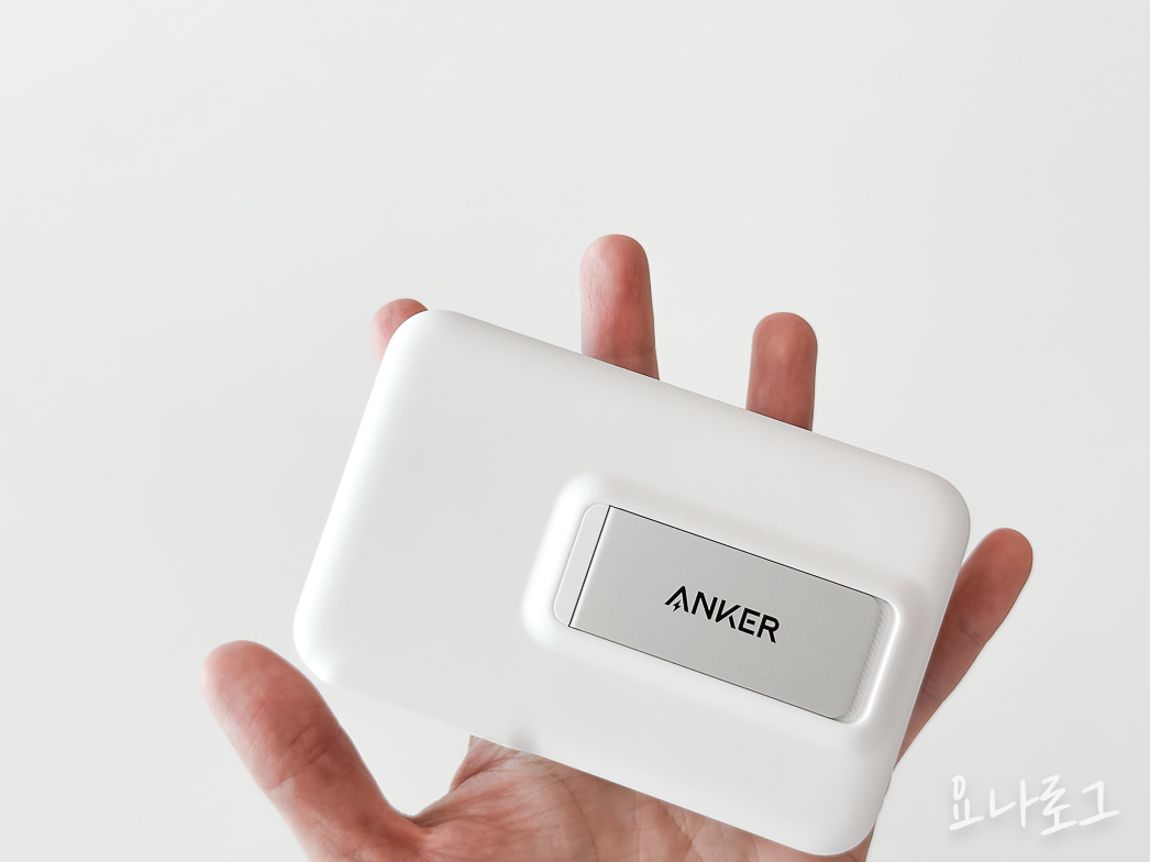 아이폰보조배터리 보조배터리 보조배터리추천 아이폰 앤커 앵커 앵커보조배터리 앤커보조배터리 무선충전 무선보조배터리 Anker AnkerMagGo 앵커맥고 앤커맥고 여행준비물 여행필수템 발열없는보조배터리 여행준비