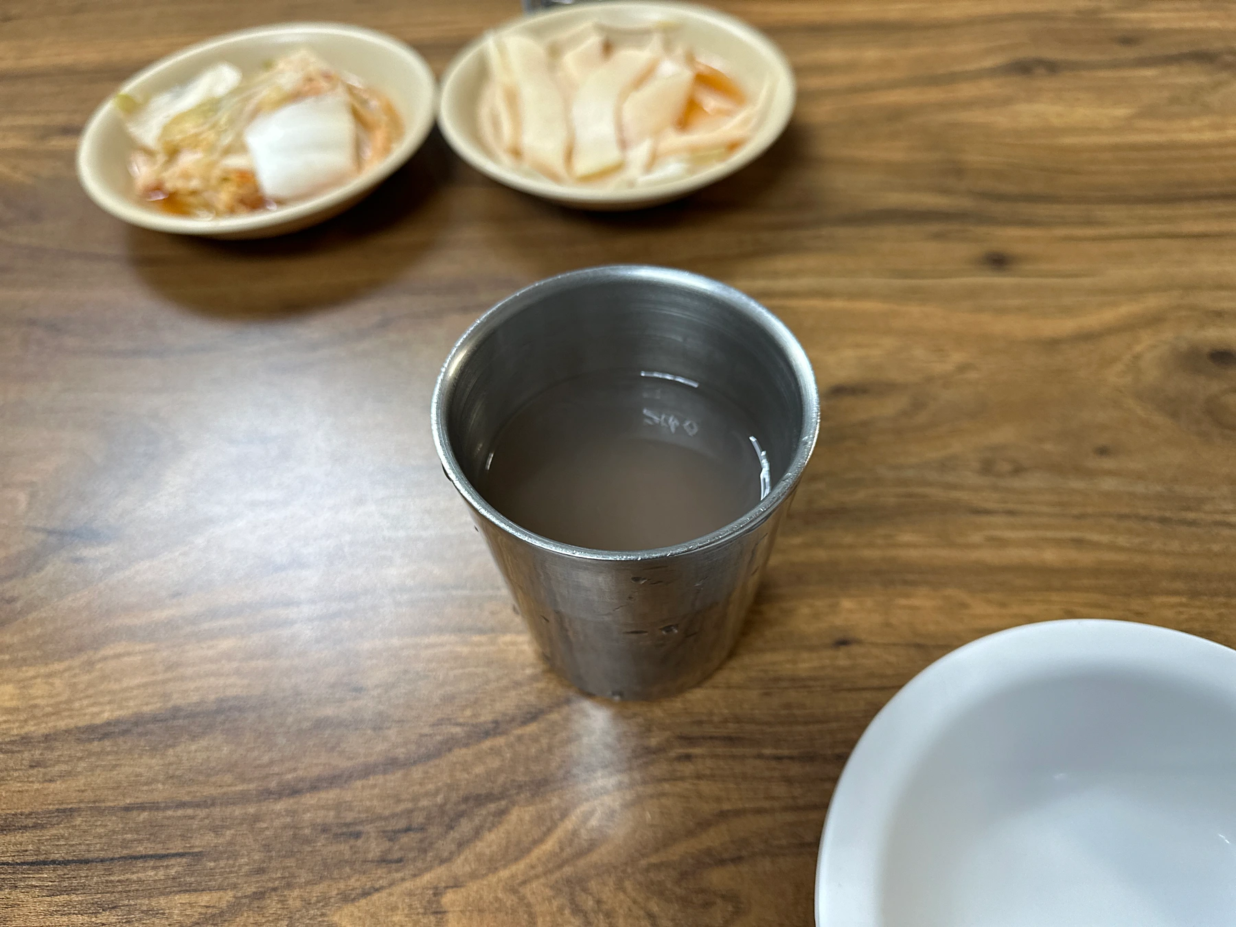 메밀면을-끓여낸-면수-식전에-속을-따듯하고-구수하게-덥히기좋다