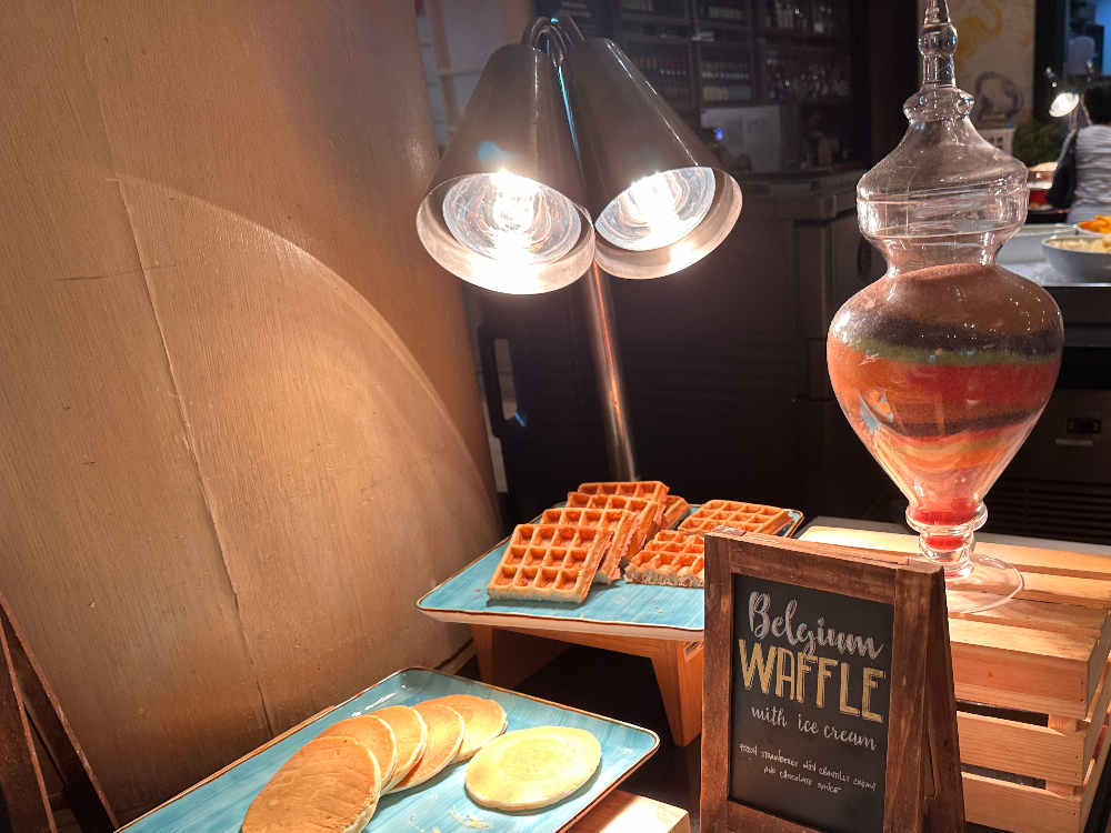 콘래드 센테니얼 호텔 조식