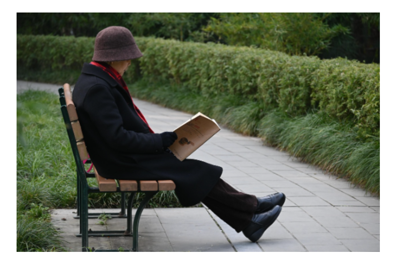 치매 환자 가족의 돌봄 부담 줄이는 법