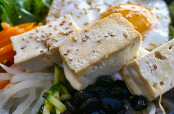 근육 회복을 위한 고령자의 단백질 보충제 활용과 저항 밴드 운동