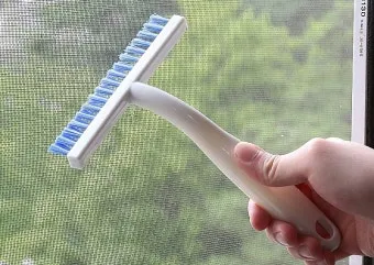 방충망 찌든때 칫솔과 구연산 불림으로 세척하는 법_19