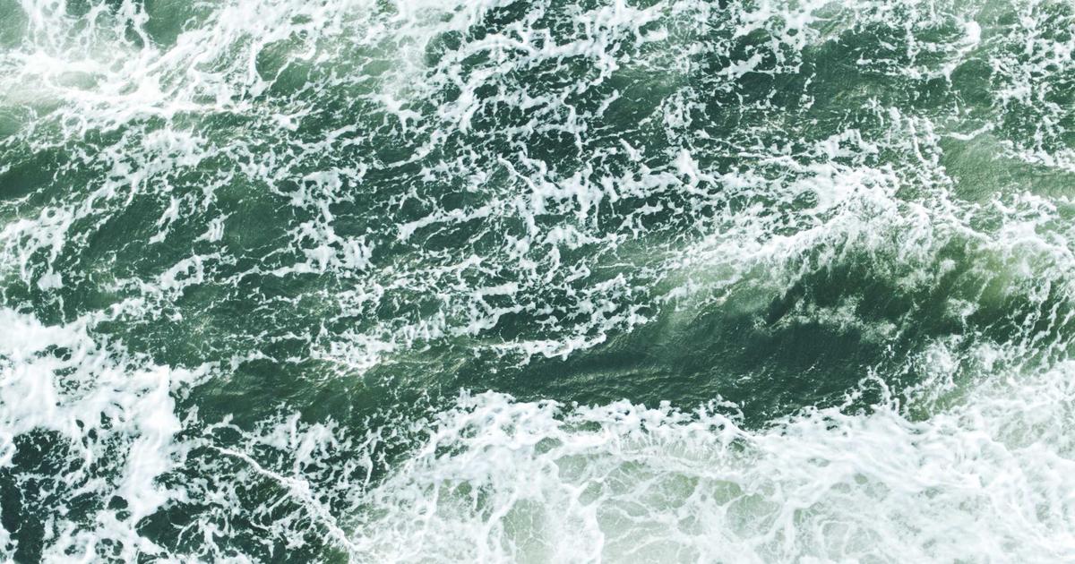 person sleeping with smart ring and AI sleep dashboard