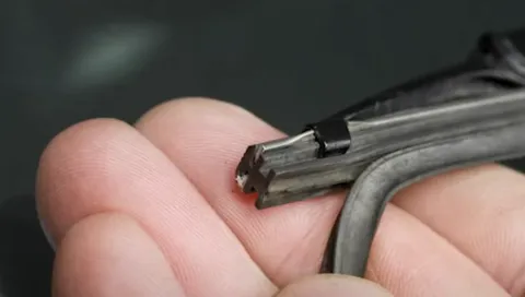 와이퍼 날의 고무 교체하는 방법