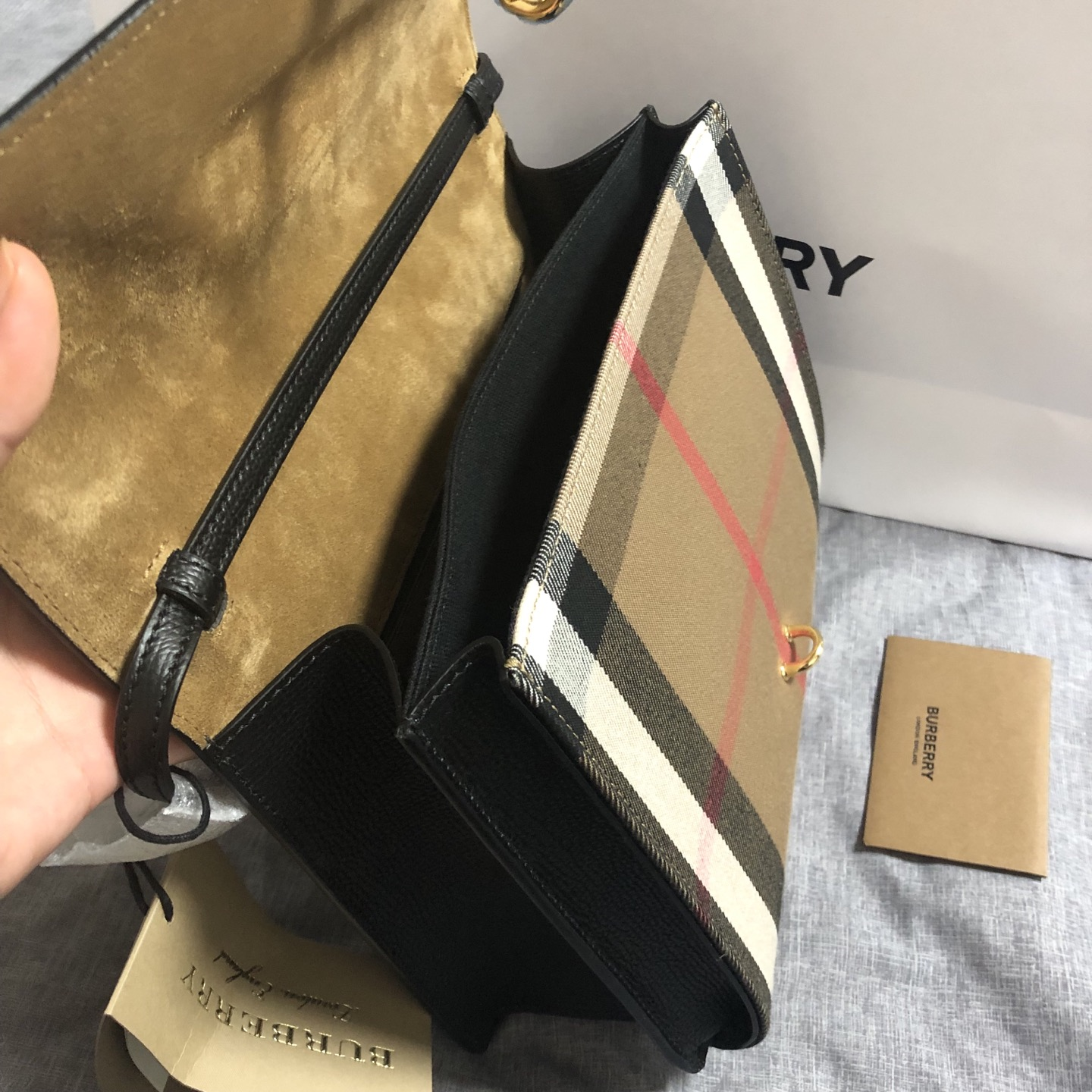 버버리가방 하우스체크 맥켄 크로스백 3980825