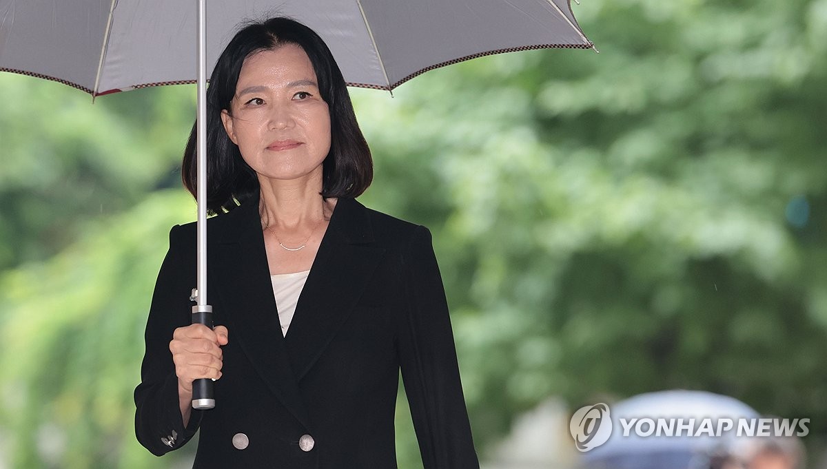 이진숙 출근하는 사진