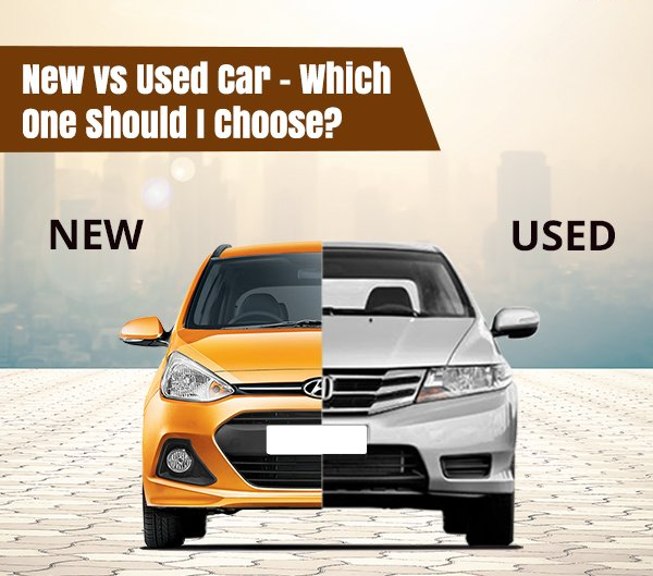 신차와 중고차를 반반 나누어 합성한 그림