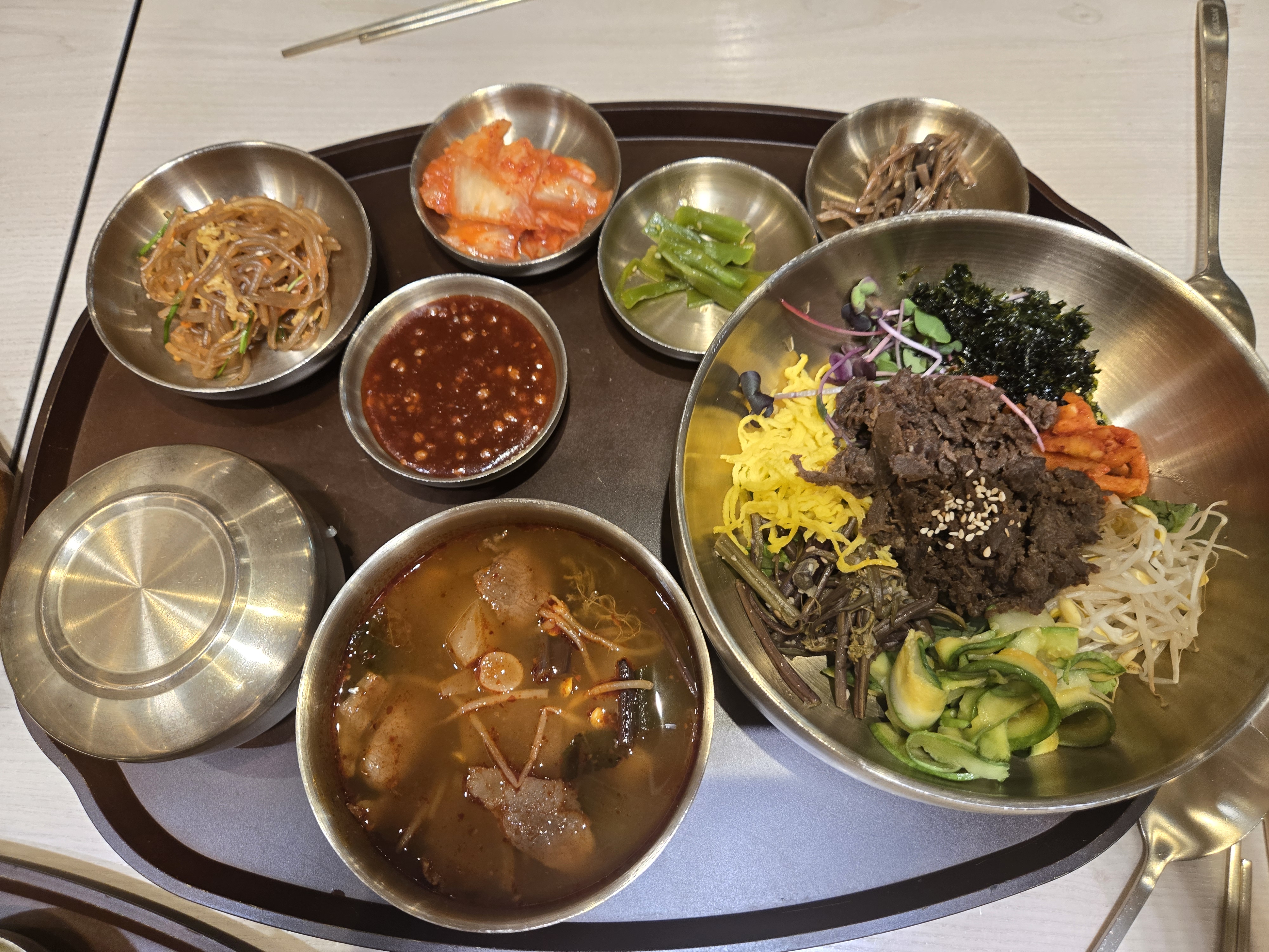 손수헌 한국식당 보리 고추장 불고기비빔밥