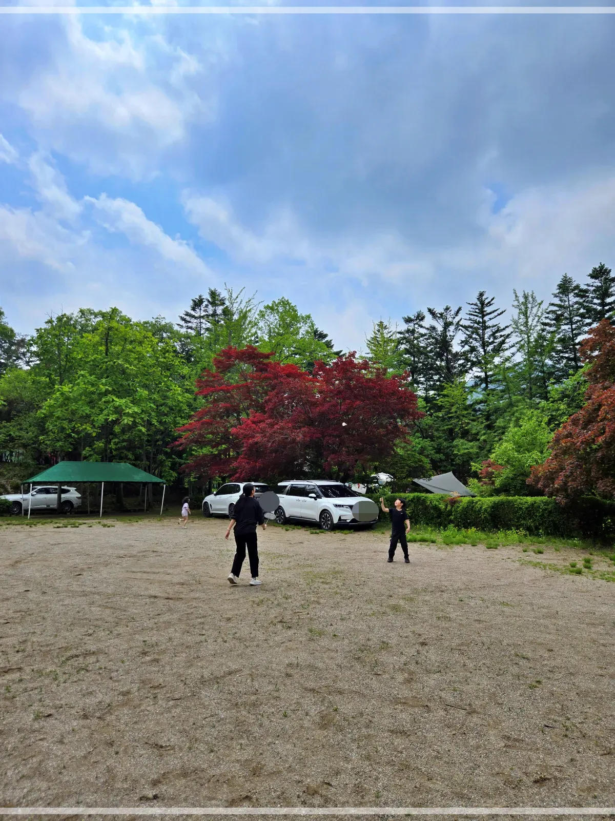 경기도-광주-금원수목원-넓은-운동장-배드민턴-치는-아이들