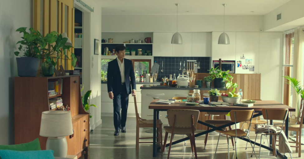 가족들에게 다가가지 못하는 재훈