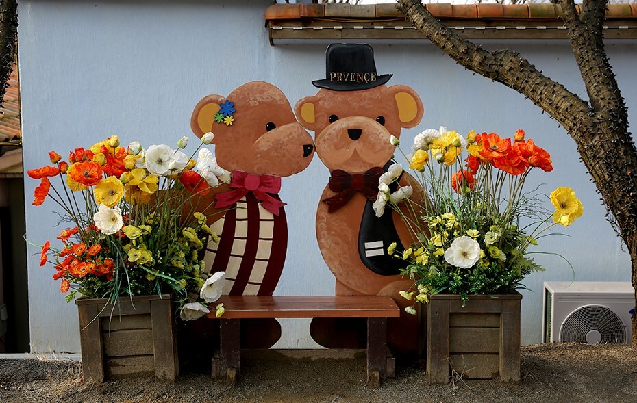 청도 프로방스 빛축제에서는 산타마을 빛축제도 함께 열립니다.